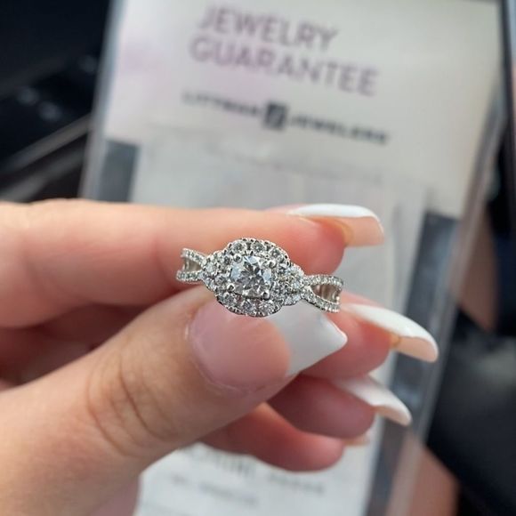 14k white gold diamond ring size 7.25 - Picture 3 of 8